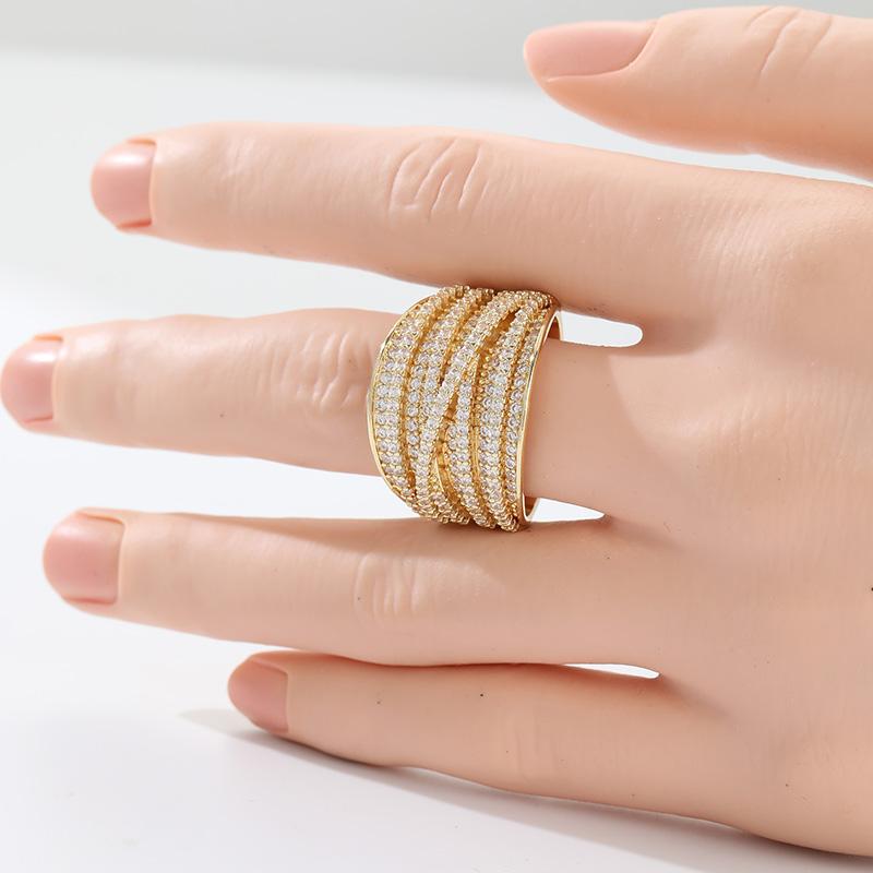 Inele Femei Exquisite cu Zirconiu Alb Încrustat și Contur Trendy Culoare Aur Geometrie Purtare Zilnică Bijuterii de Petrecere Cadou de Aniversare