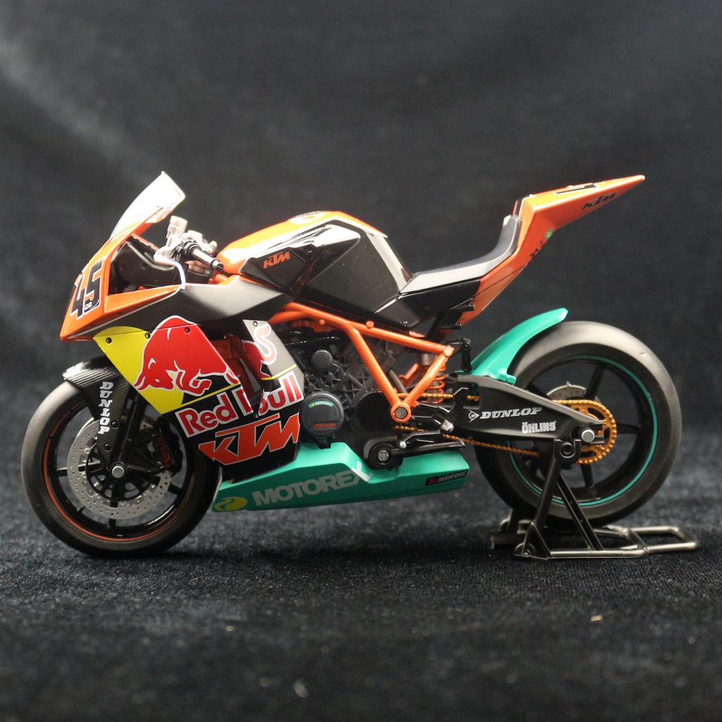 1/12  Scale AUTOMAXX RC8 1199 Racing Motorcycle Toy Model Diecast Metal Vehicle Miniature 1:12 Collection Gift for Kid Children Boy