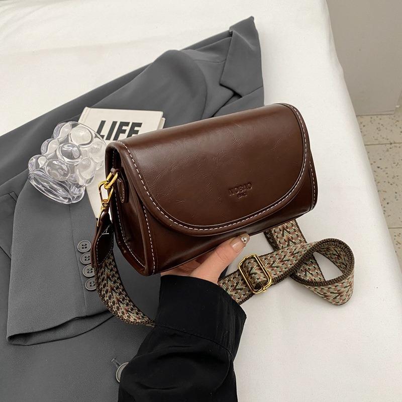 New retro women's bag simple shoulder bag women's autumn and winter messenger bag wide shoulder strap foreign style women's bag