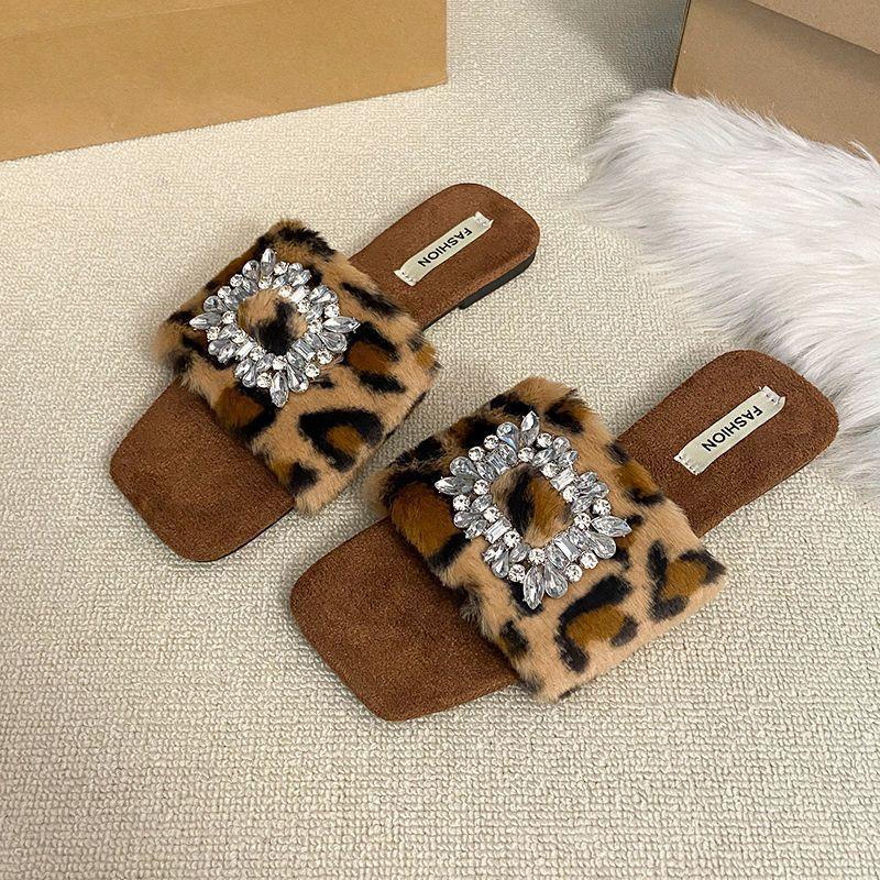 Retro Internet celebrity fairy wind word with fluffy slippers women wear 2025 autumn and winter new flat slippers