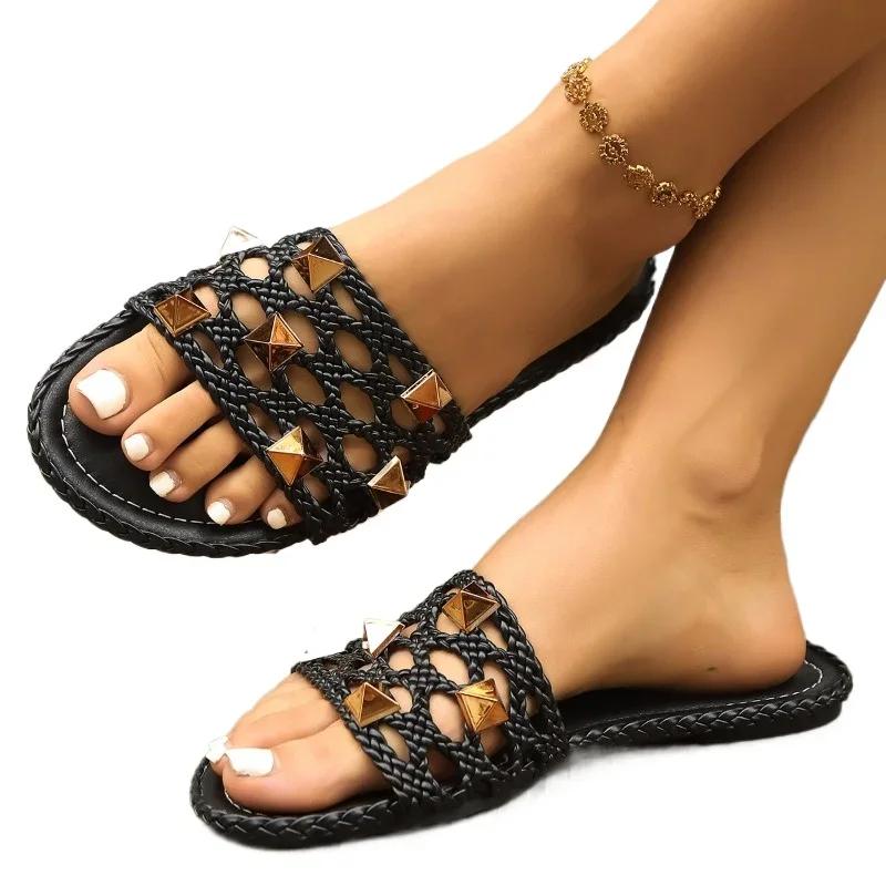 Fashion 2025 Open Toe Women's Slippers Outdoor Casual Slippers  Rivet Hollow Round Toe Flat with Plus Size Sandals