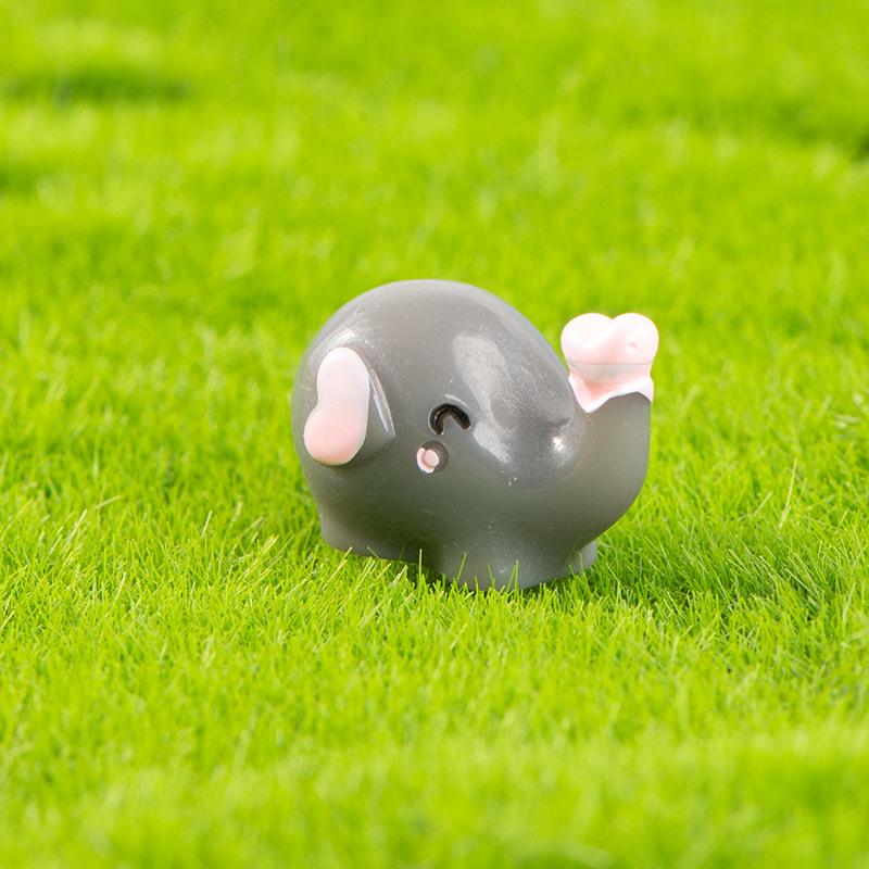 Micro Landscape Decoration Cute Cartoon Love Elephant Resin Decoration Gardening Accessories Desktop Car Decoration