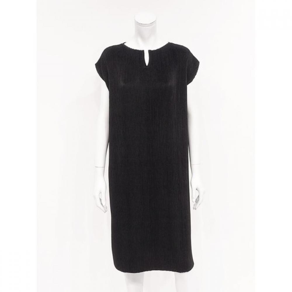 Specchio V Neck Drop sleeVe Semi Long Dress 451 550