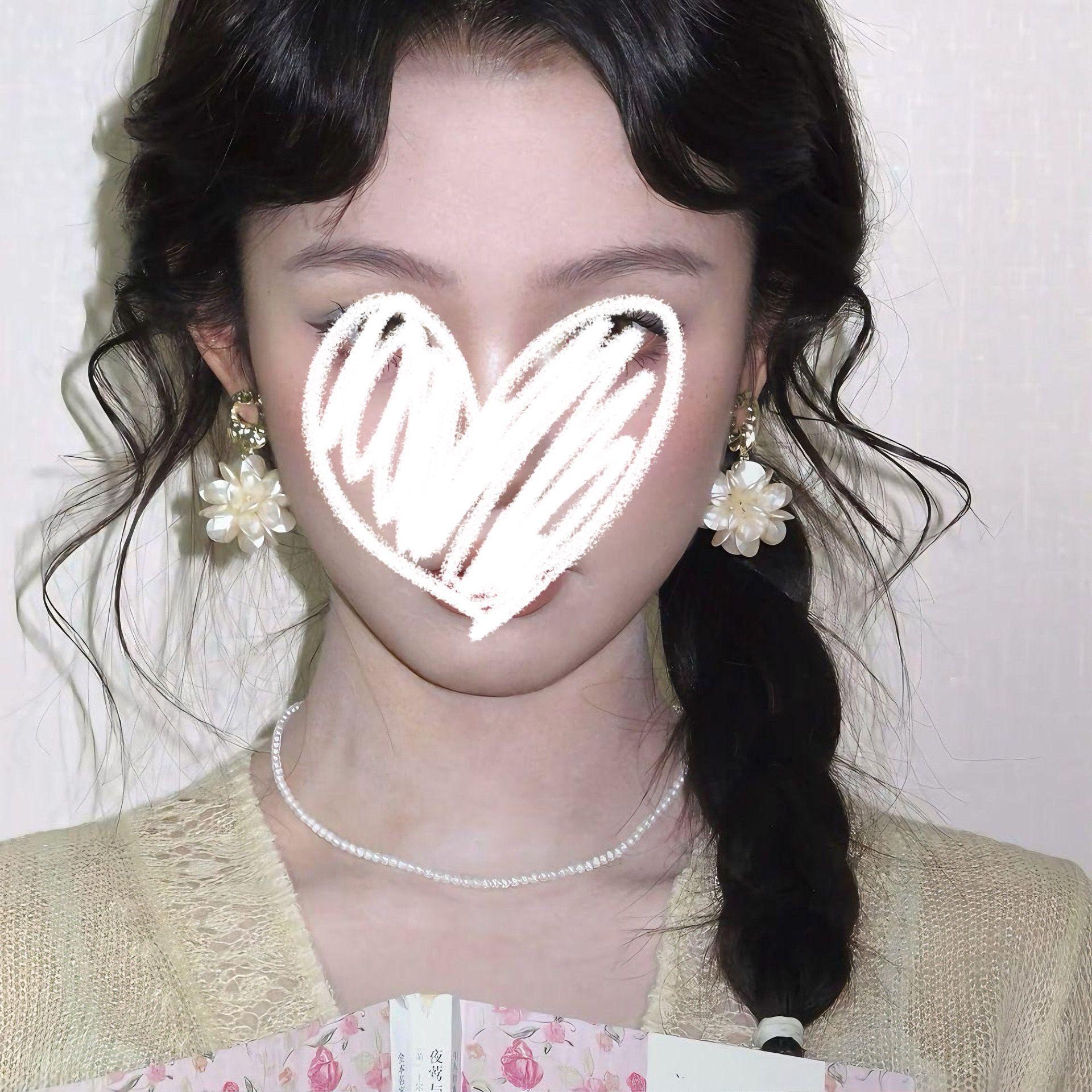 French beige pearl flower earrings light luxury niche design sense metal earrings retro temperament premium earrings