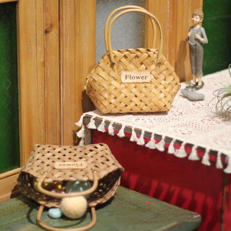 Hand-Woven Wood Flower Basket for Teacher's Day and Mother Day Online Celebrity Posing Props Portable Gift Basket