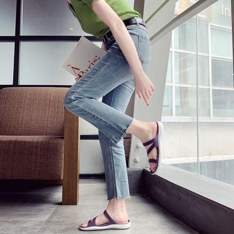 Sandálias romanas femininas 2023 sapatos de verão rasos chinelos cor doce