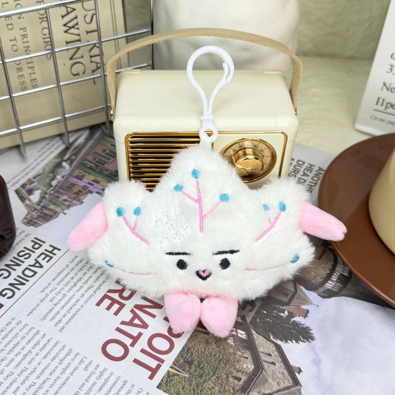 Cartoon Cute Small Maple Leaf Plush Keychain Creative Backpack Pendant Kawaii Mini Mock Leaf Doll Decoration Couple Gift