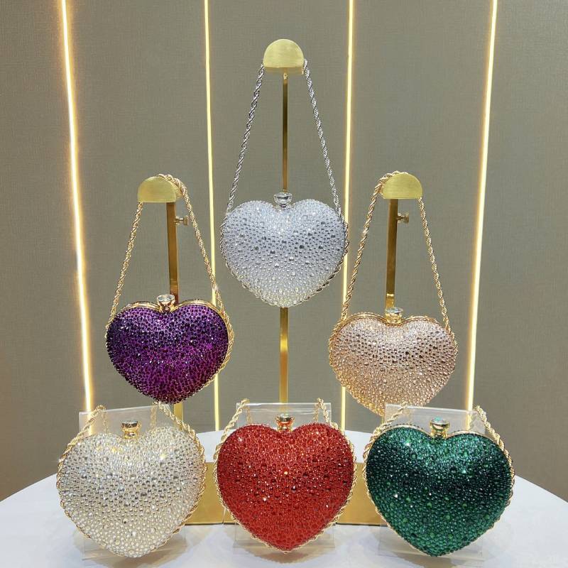 Borsa a mano a forma di cuore alla moda con decorazioni di strass per serate fuori