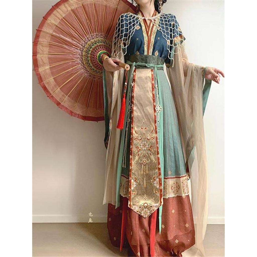 Chinese Wei And Jin Dynasty Style Hanfu. Restore Chinese Fairy Hanfu. Improved Traditional Clothing Suit For Women.