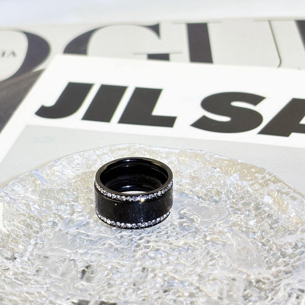 European-American High-Gloss Diamond Inlaid Ring: Minimalist Luxury, 18K Gold-Plated Titanium Steel, Wide Band Design