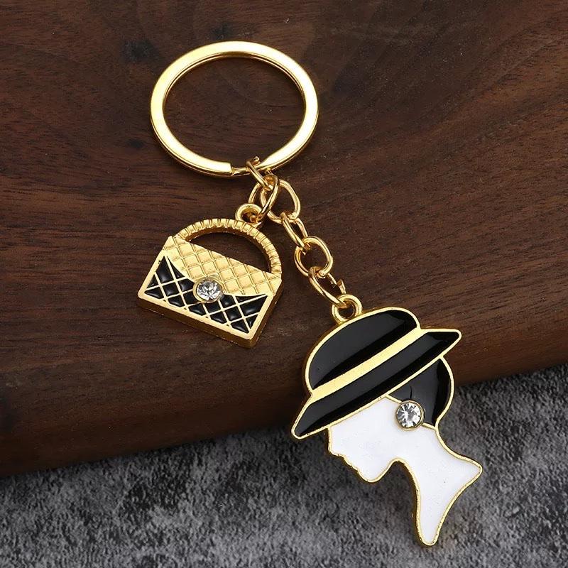 

WTEMPO Retro Creative Keychains Festival Commemorative Gift Keychains Various Bags Pendant with Ring Door Key Car Key Keychain Accessories 1pc золотой