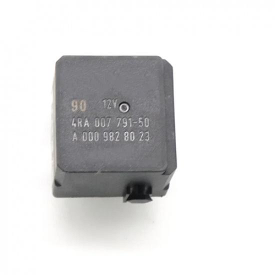 A0009828023 4P Fuel Pump Relay For Mercedes-Benz 600SL C230 E300 A0025421319