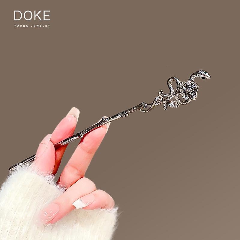 Vintage Chinese Style Hairpin for Updos - Elegant Retro Hair Stick with Tassel for Qipao