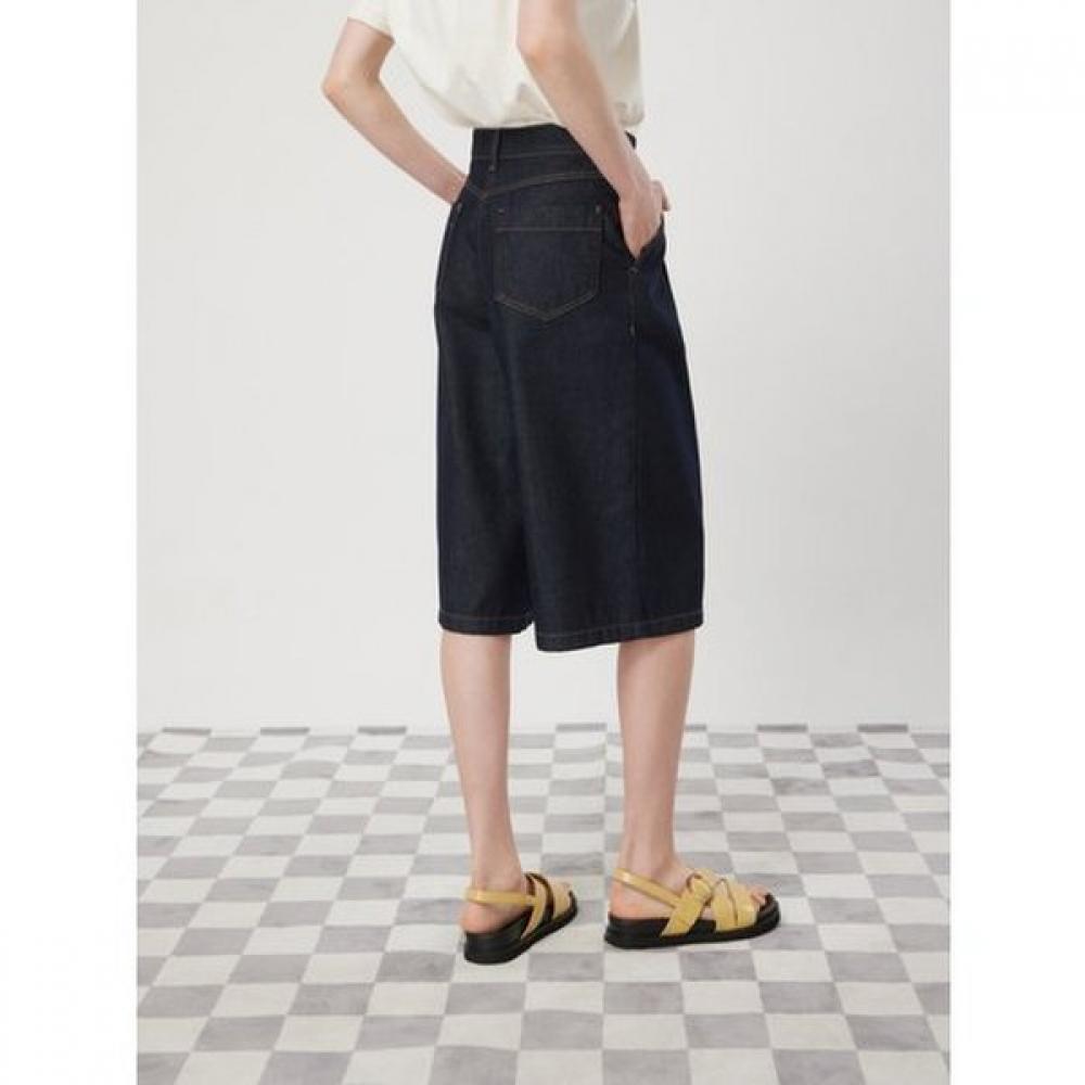 Cc Collect. One Tuck Bermuda Denim Pants C253psa402