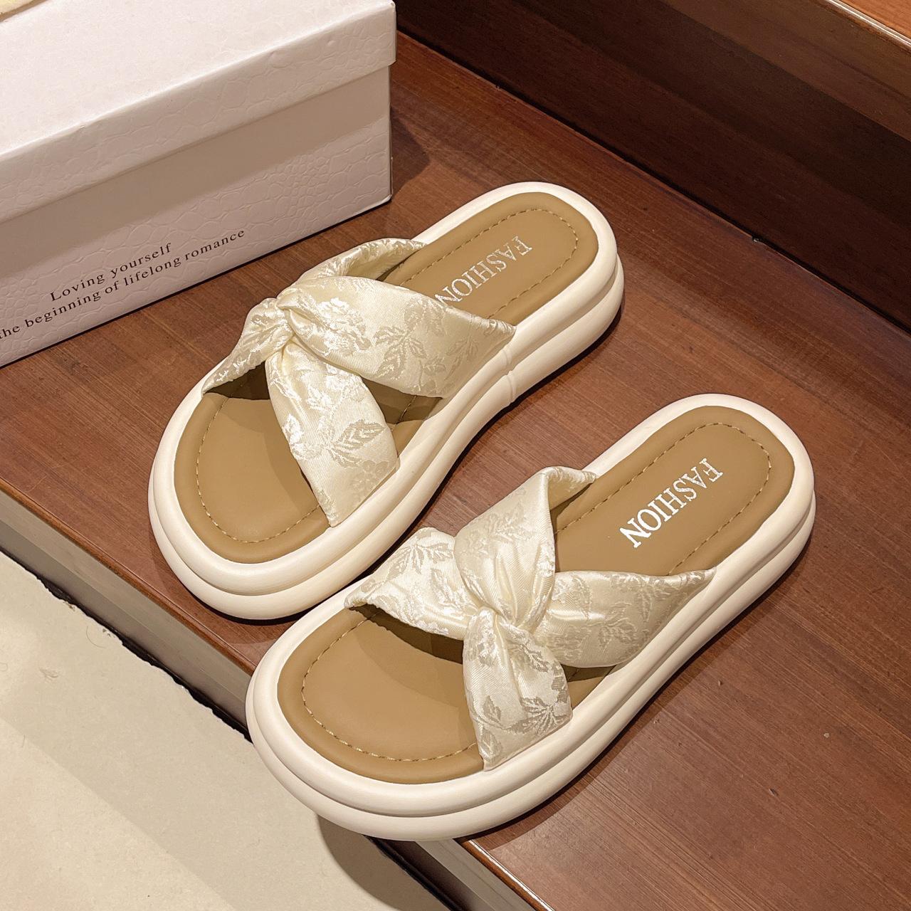 

Cool slippers women s summer wear 2025 new models with skirts fairy shoes flat casual beach shoes one-word drag girl 35