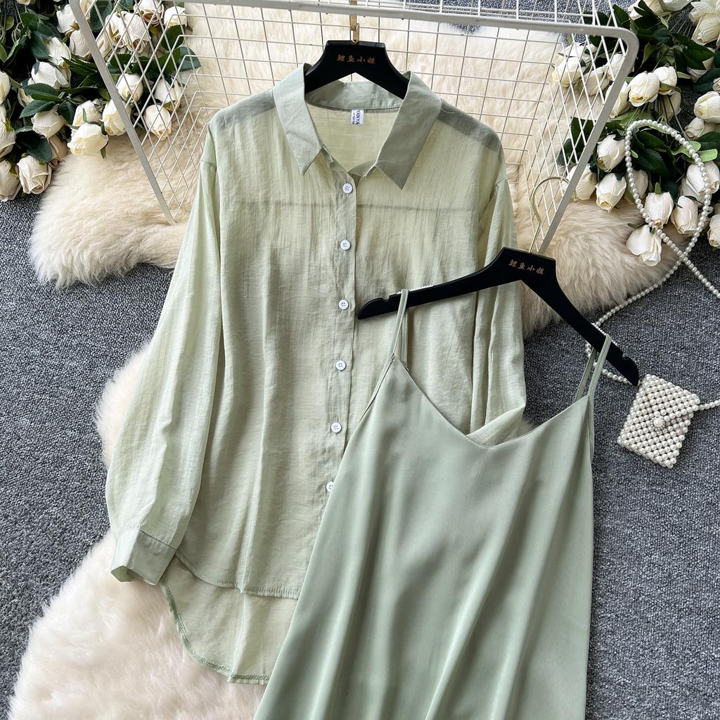 Temperamentsfullt todelt sett for kvinner, nisje lat yttertøy med tynn, løstsittende langermet solskjortejakke + selerkjole