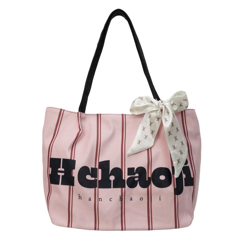 Женская холщовая сумка контрастного цвета в полоску с буквами — фото 9