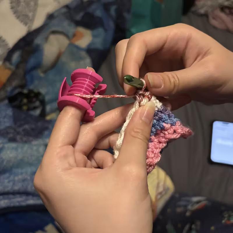 1/2Pcs Crochet Finger & Yarn Protectors Thumb & Index Finger Covers Finger Protector For Beginner And Expert Knitters