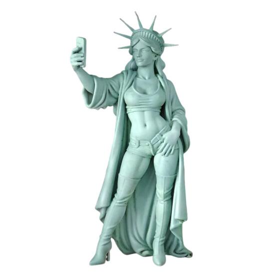 Sexy Statue of Liberty Modern Lady Liberty Selfie Sculpture 250th Anniversary Collectible Liberty Goddess Figurine for Living Room Table New York City