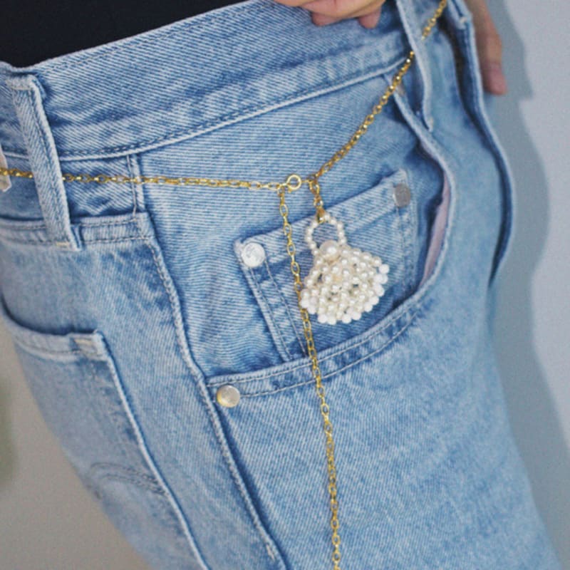 

usite AMONG SHELL CHAIN BELT GOLD FREE