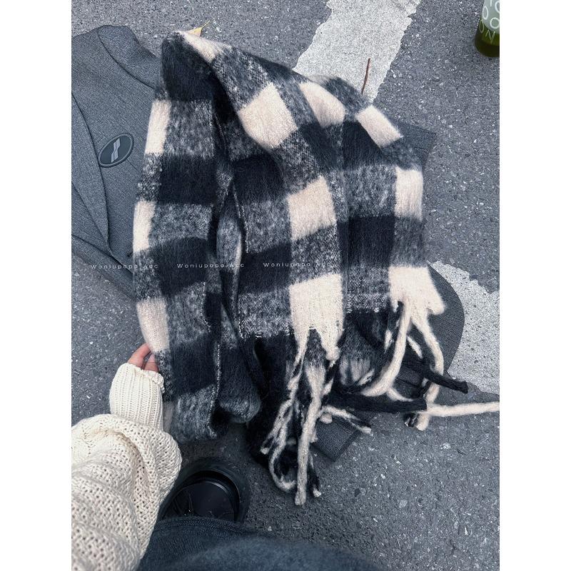 Autumn and winter new blue plaid scarf women's winter warm thickened versatile fringed scarf student shawl