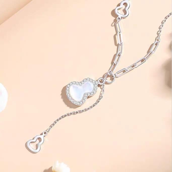 S925 Gourd Necklace for Women - Elegant Light Luxury Clavicle Chain, Perfect Valentine's Day Gift.
