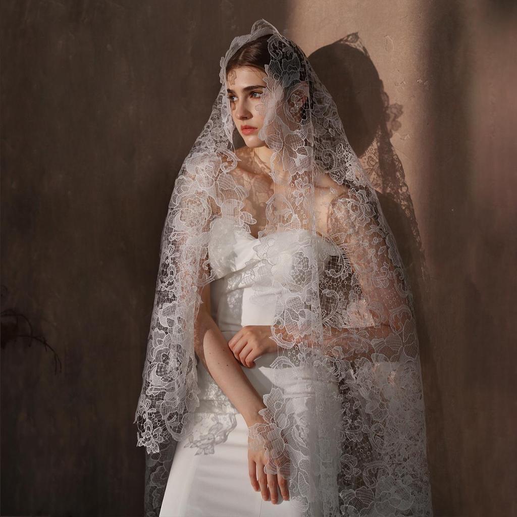 V311 White Lace Bridal Veil: Single-Layer, High-End Influencer Photo Prop