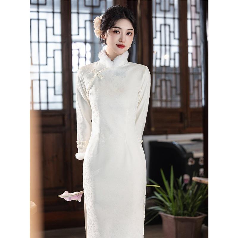 White long-sleeved cheongsam 1011 new women's new Chinese-style improved young dress daily high-end atmosphere winter