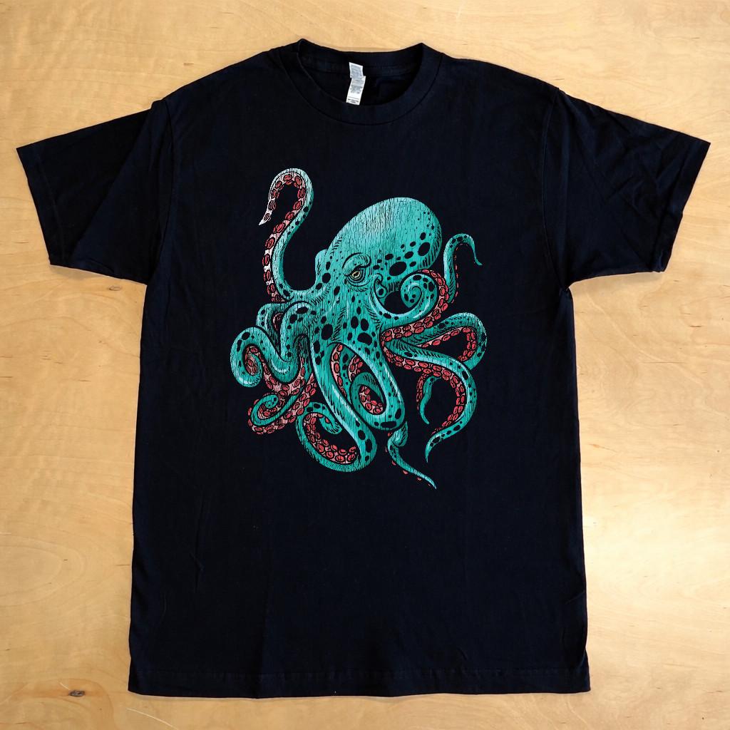 Octopus Design T-Shirt with Kraken Illustration M