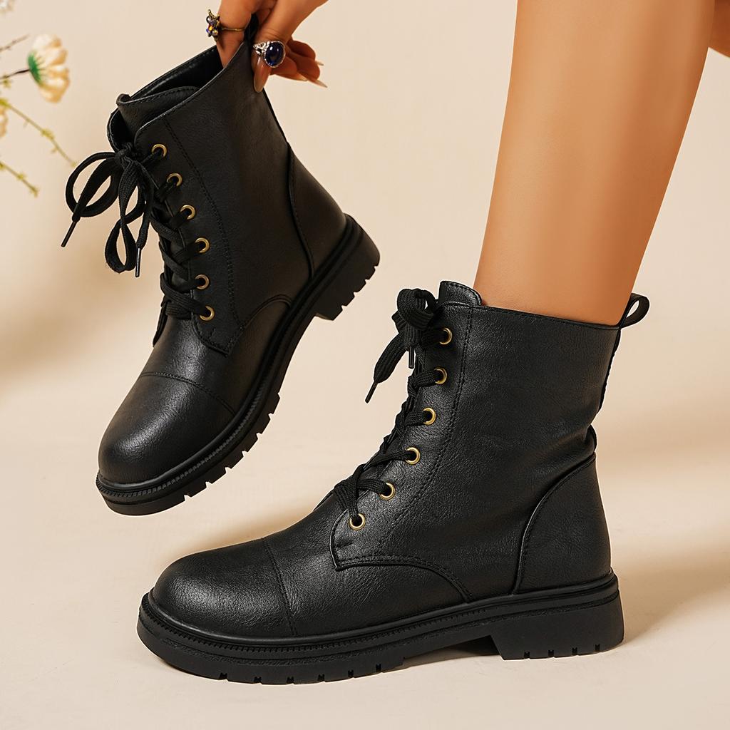 2025 Autumn and Winter New Popular Internet Celebrity Versatile Martin Boots Small Thick-soled British Style Black Martin Boots Women