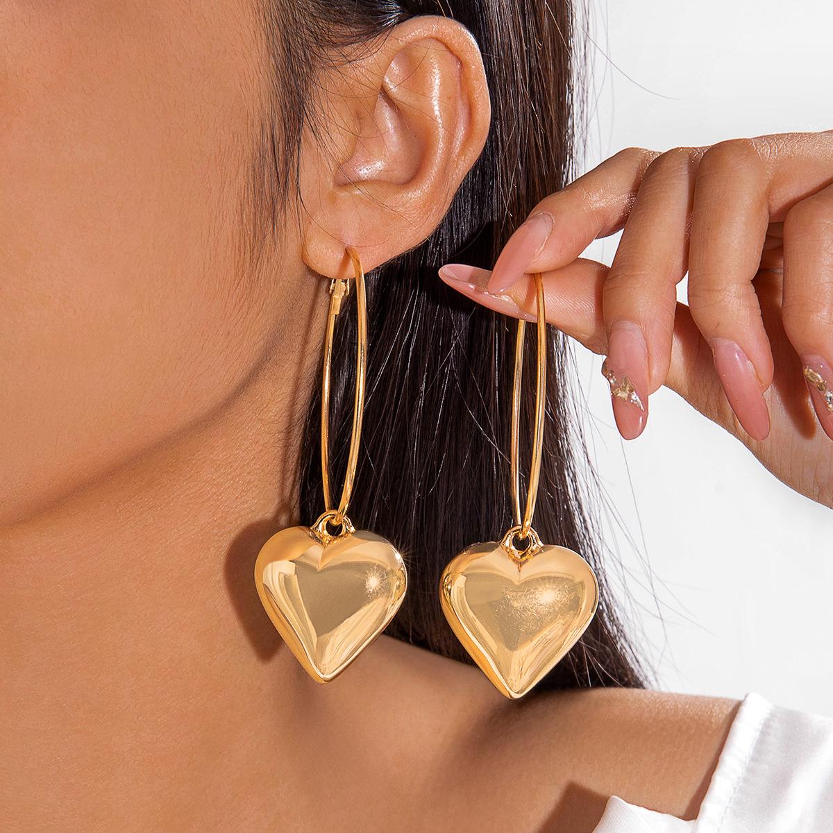 

Fashion hollow round earrings золотой