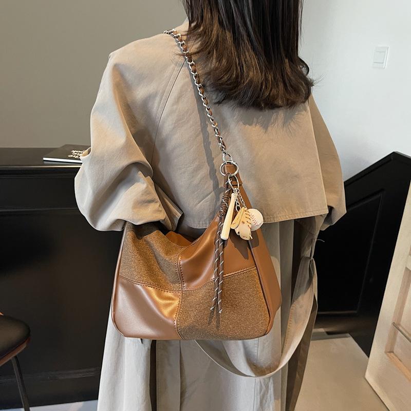 2025 new simple single shoulder oblique span bag to work commuter women's bag fashionable and casual large-capacity tote bag women
