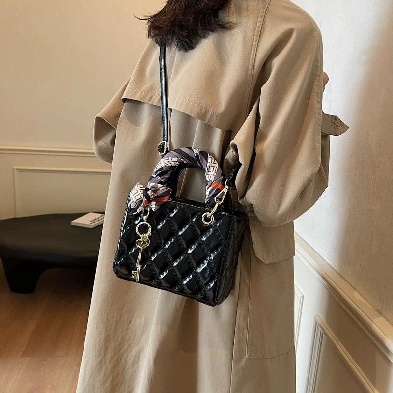 Винтажная нишевая женская сумка через плечо, Компактная и изысканная минималистичная сумочка, Многофункциональный повседневный кошелек чёрный