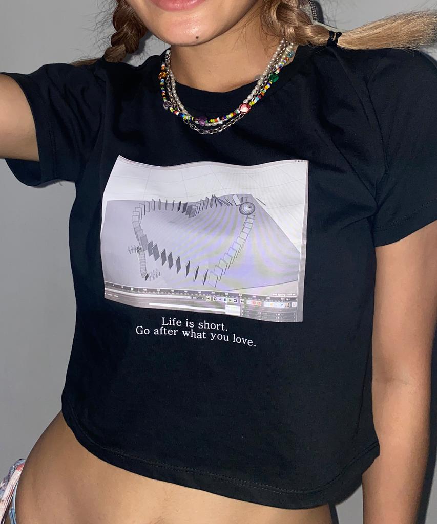 Tteolseutikeulleob Domino Crop T-Shirt - Black
