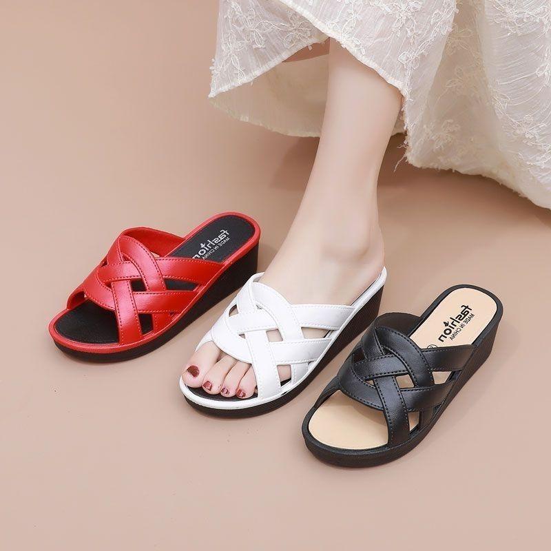 Thick Soled Slippers for Women's Summer Fashion Soft Soled Non Slip Home Slippers for Outerwear