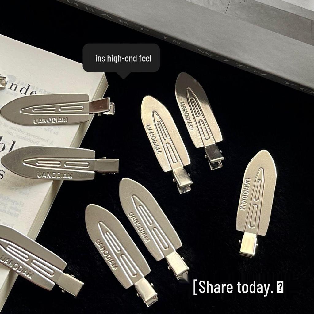 Korean Celebrity Seamless Metal Bangs Clip: Summer Hairpin & Headdress Accessory