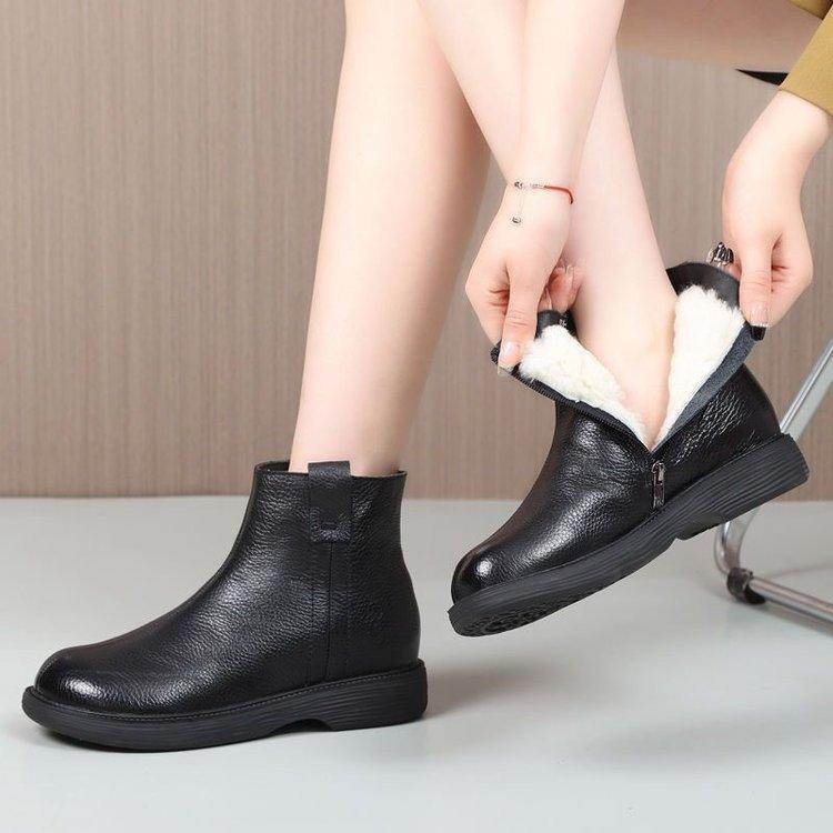 

толстые хлопковые сапоги женские зимние 2024 новые бархатные теплые короткие сапоги женские кожаные сапоги утолщенные туфли среднего возраста на плоской подошве из хлопка для мам 40