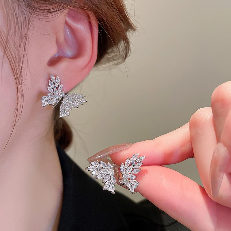 Butterfly wings, a pair of earrings, super flash temperament light luxury stud earrings, personalized Internet celebrity earrings of the same style