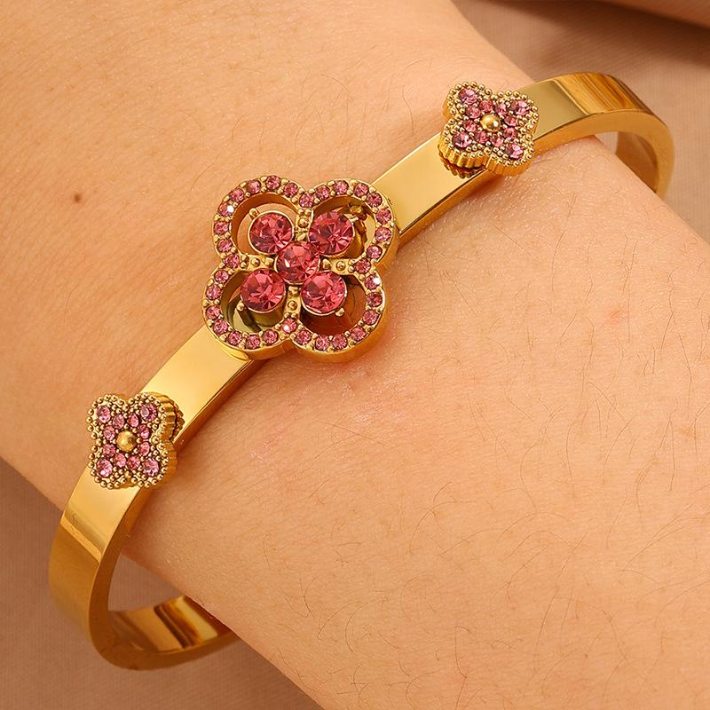 European and American high-end four-leaf clover diamond-encrusted titanium steel women's light luxury versatile explosive