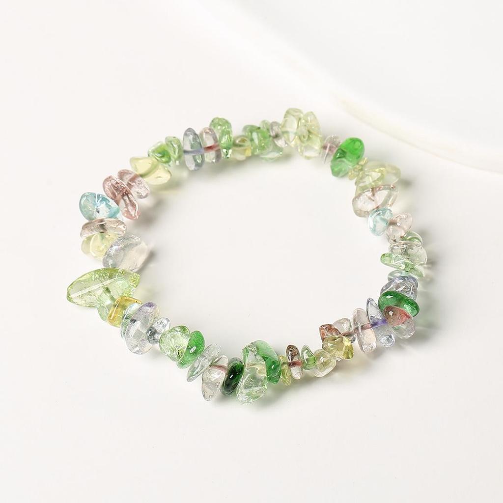 Elastisches Armband mit natürlichem Citrin-Chip: Unregelmäßige Rohsteinperlen in einem frischen, vielseitigen Stil