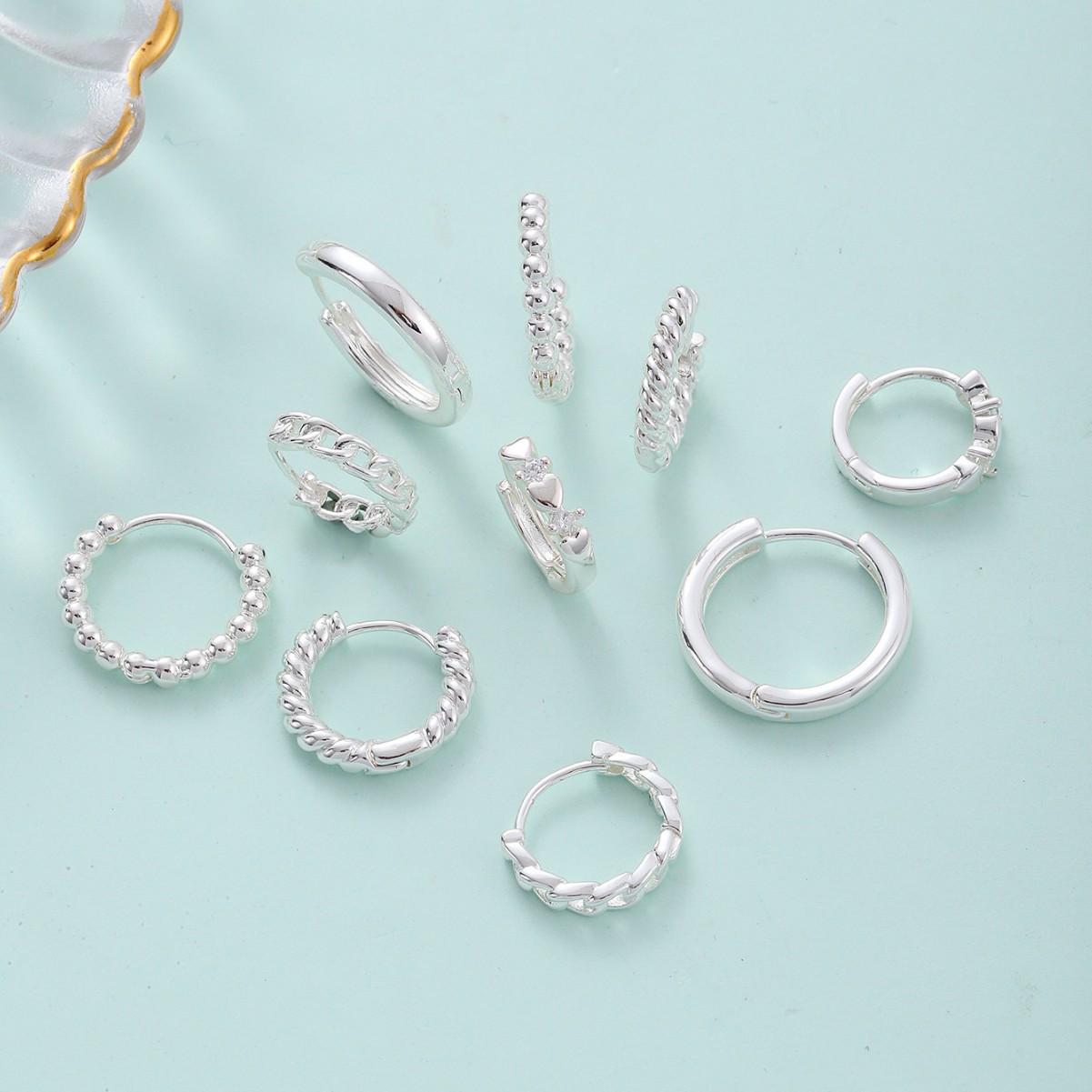 

Retro Minimalist Hollow Chain Earrings for Women - European & American Style 1.3