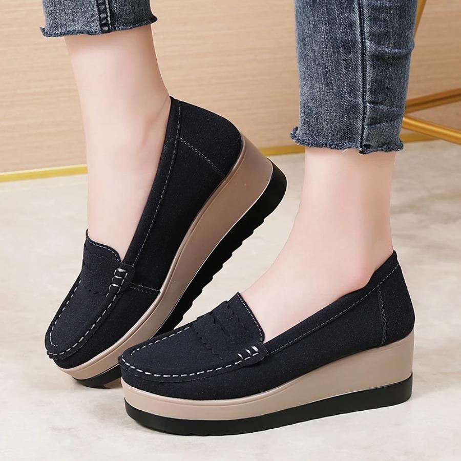 2025 new Women's thick-soled, large-sized spring and summer casual, lightweight, breathable and anti-slip loafers for mothers