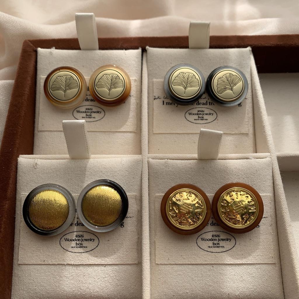 Round Ginkgo Biloba Button Earrings Earrings Resin Niche Design High Sense Fashion Literature Light Luxury Autumn And Winter Earrings