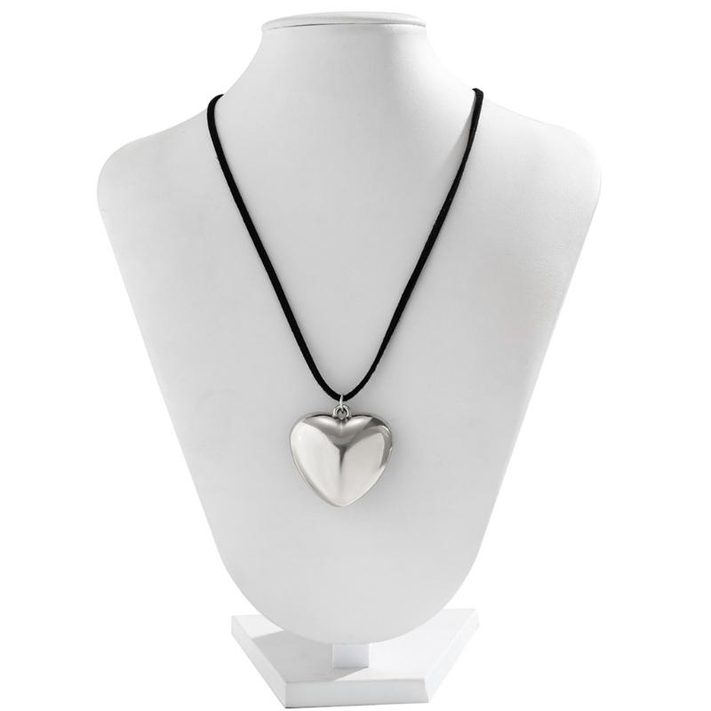 Silver Love Heart Aesthetic Necklace Fashion Simple Clavicle Chain Women Girls Velvets Rope Necklace Party Birthday Gift
