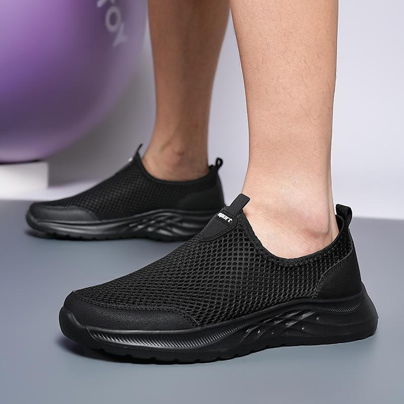 Large size fly-woven sports shoes casual shoes breathable lazy shoes soft sole 39