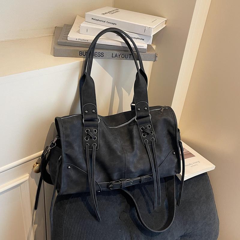 Large-capacity Retro Crossbody Bag for Fashionable Travel and Outings