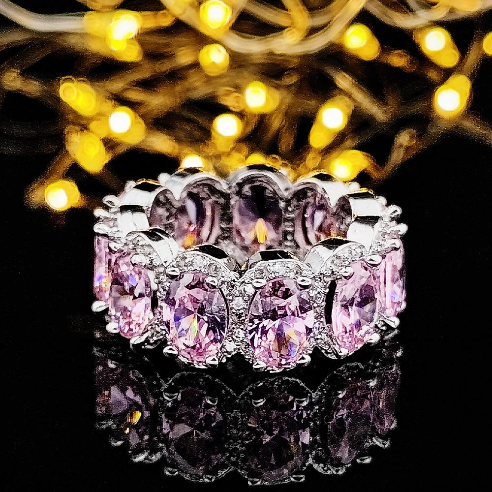 Luxury Zircon Gem Diamond Band Ring with Niche Appeal