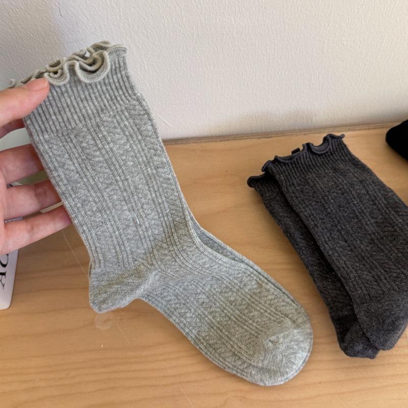 Black Fungus Edge Socks, Women's Mid-calf Socks, Combed Cotton Socks, Vertical Striped Ballet-style Pile Socks