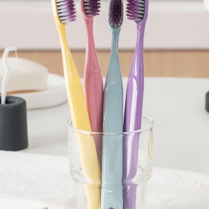 Domestic Flyto The Classic Two-Tone Toothbrush Slim Bristles 1P