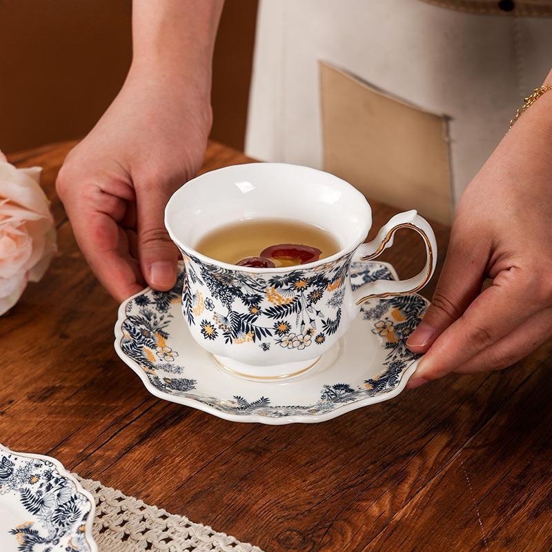 Painted Flower Porcelain Mugs Classic Cup&saucer Golden Edge Coffee Mug Dining Table Afternoon Tea Teacup Fruits Juice Cup